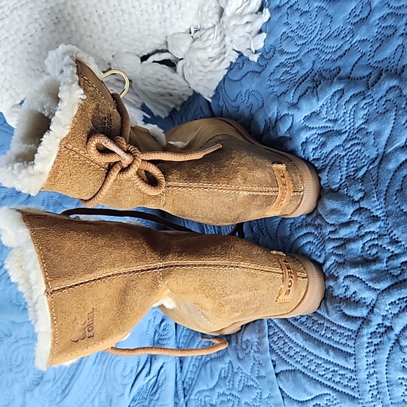 Sorel boots - Picture 5 of 11